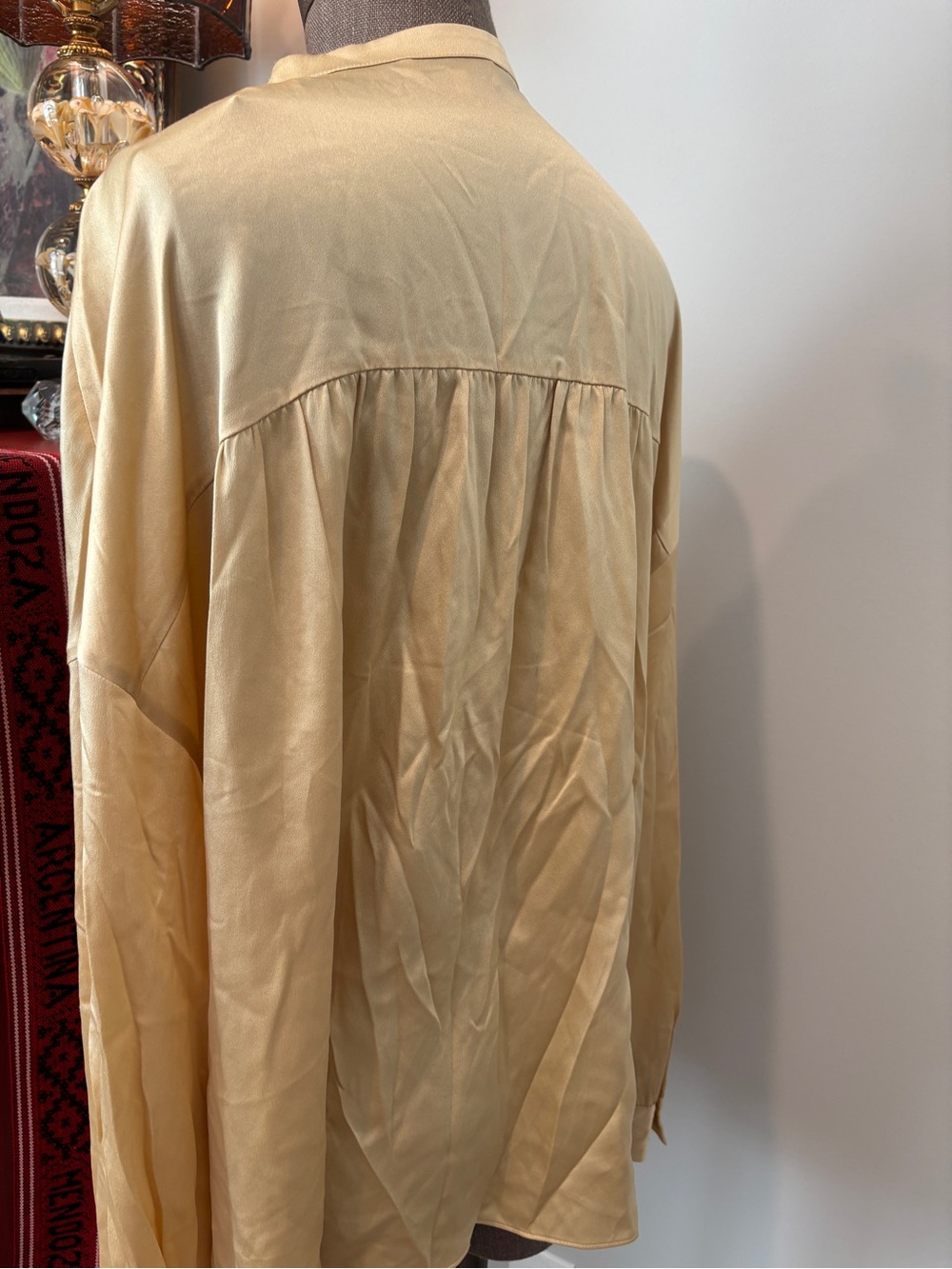NWT Vince Silk Elegant Cream Satin V-Neck Women's Top XL - Picture 3 of 7